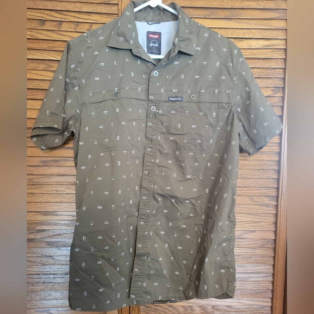 Wrangler Men's Olive Tent Camp Casual Shirt Size‎ Medium
